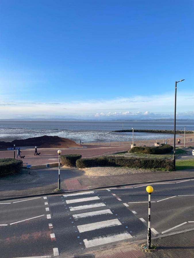 The Croston Balcony Apartment- Morecambe Central Promenade, Beach Front And Sea Views Buitenkant foto