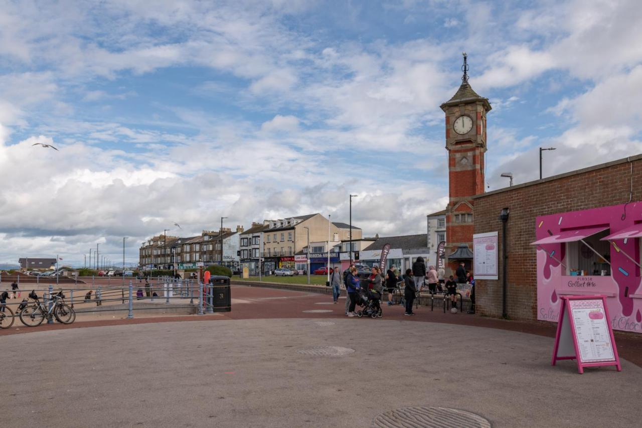 The Croston Balcony Apartment- Morecambe Central Promenade, Beach Front And Sea Views Buitenkant foto
